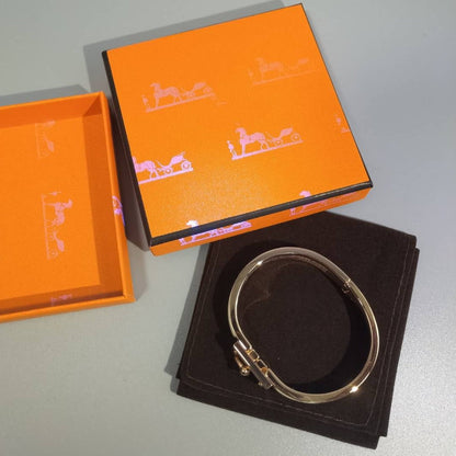 [Triumph Jewelry]H RED BRACELET