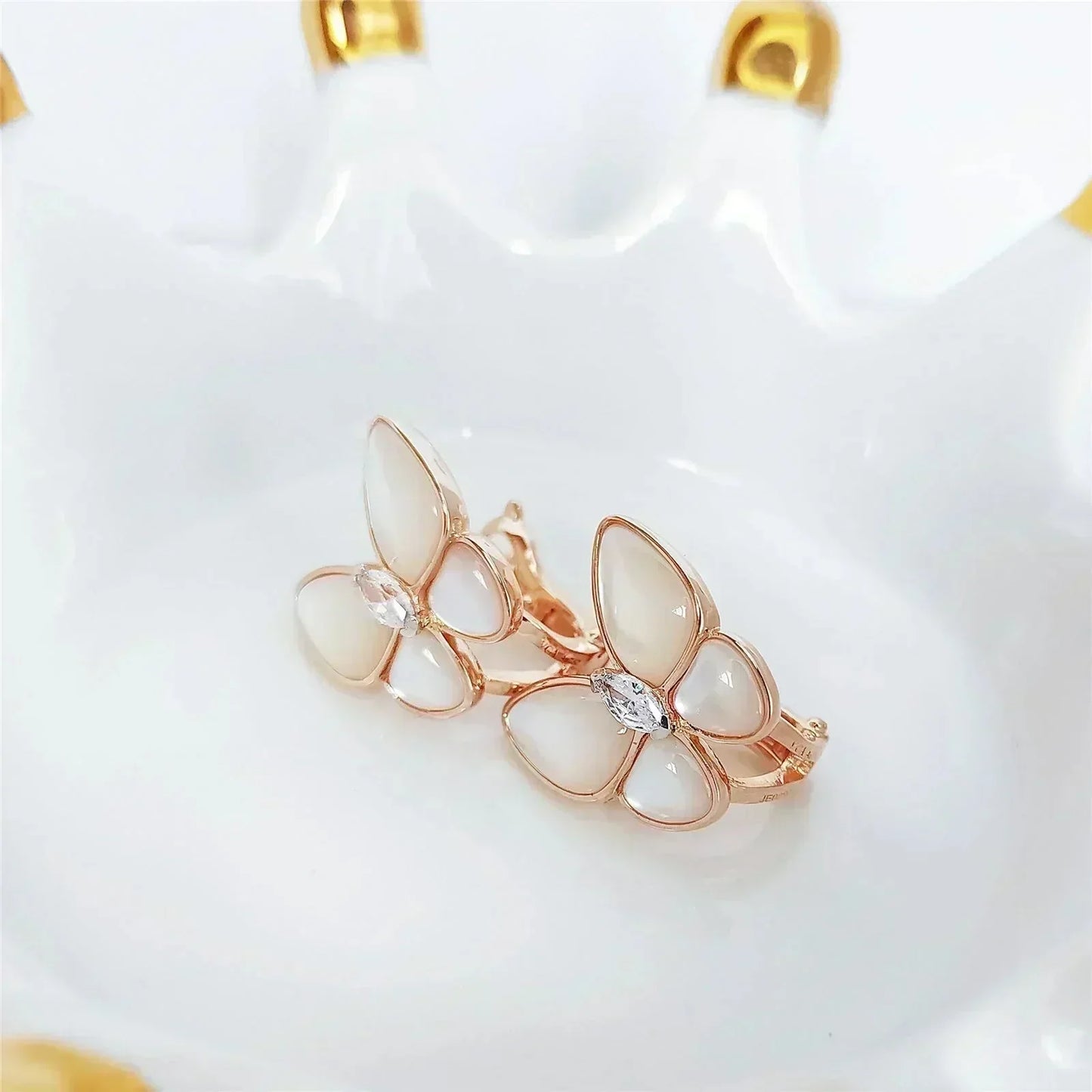 [Triumph Jewelry]BUTTERFLY MOP DIAMOND EARRINGS