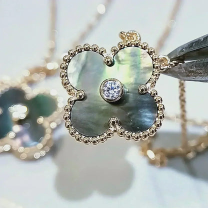 [Triumph Jewelry]CLOVER 15MM DIAMOND AND MOTHER-OF-GREY NECKLACE