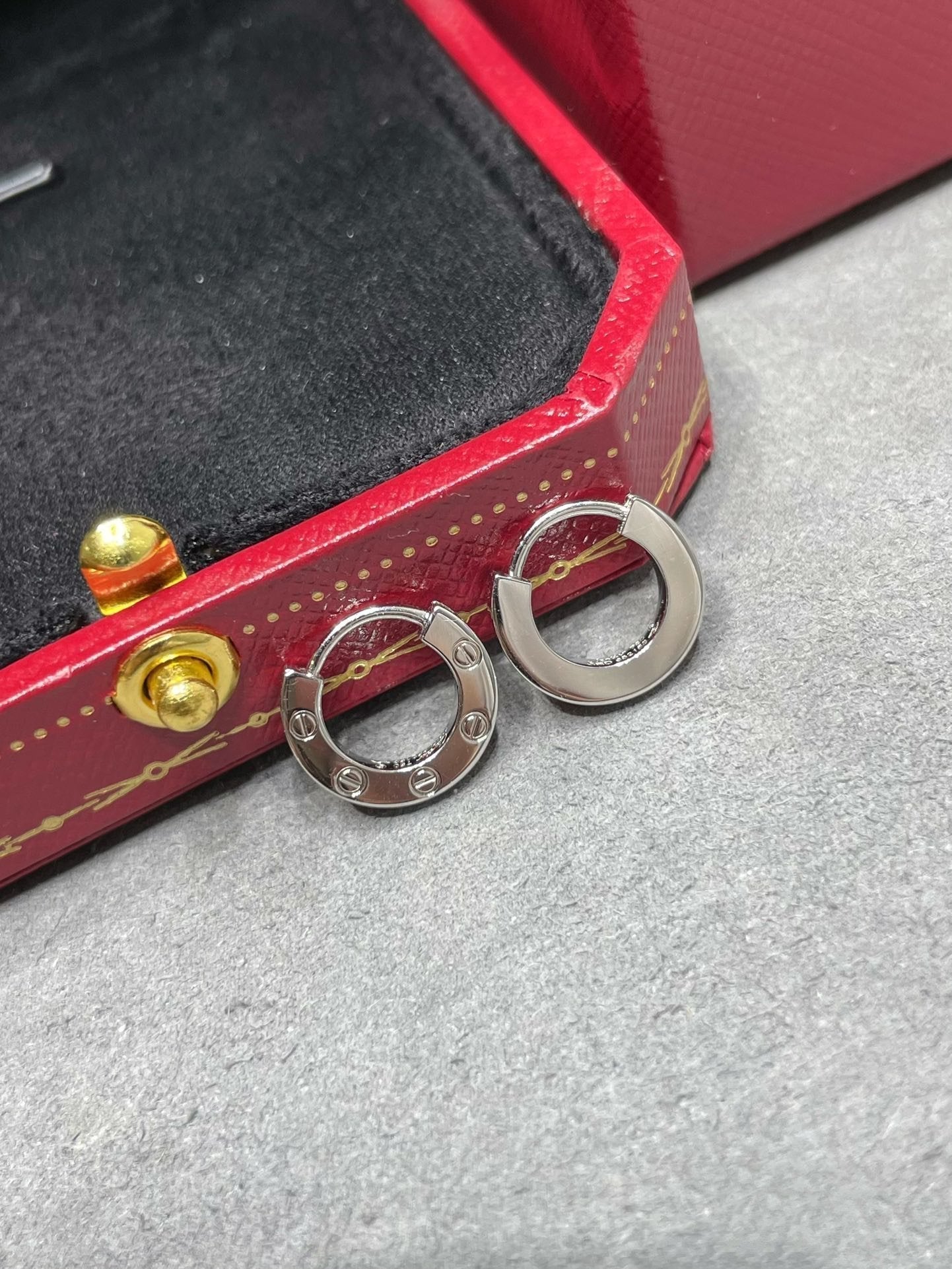 [Triumph Jewelry]LOVE MINI EARRINGS
