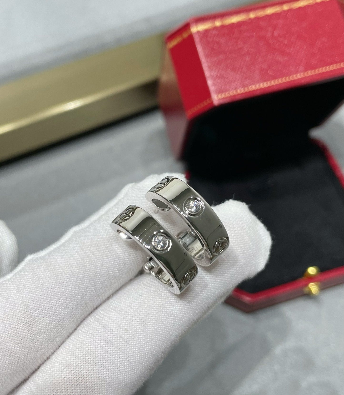 [Triumph Jewelry]LOVE 5.5MM 1 DIAMOND EARRINGS
