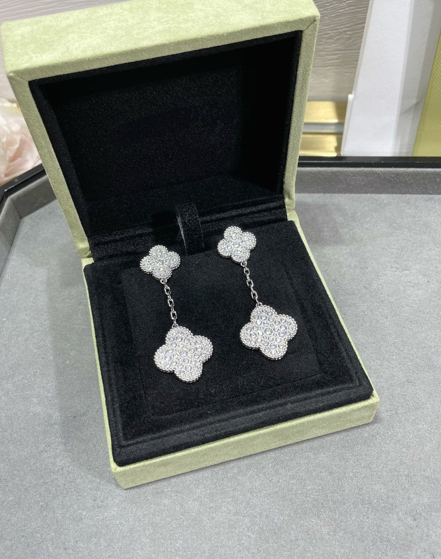 [Triumph Jewelry]CLOVER 2 MOTIFS DIAMOND PAVED SILVER EARRINGS