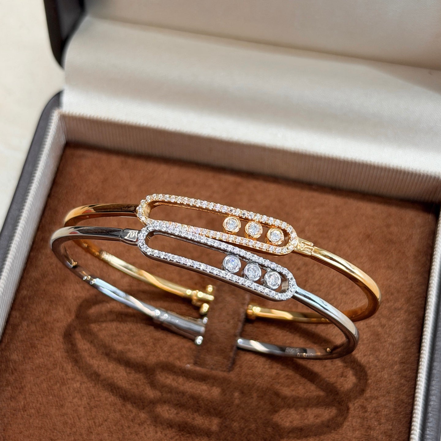 [Triumph Jewelry]Move Pavé Diamond Bangle Bracelet M