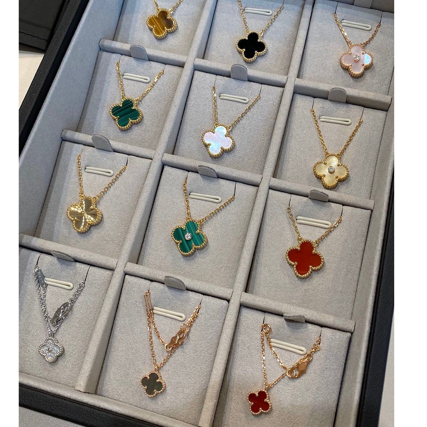 [Triumph Jewelry]CLOVER 15MM LASER NECKLACE