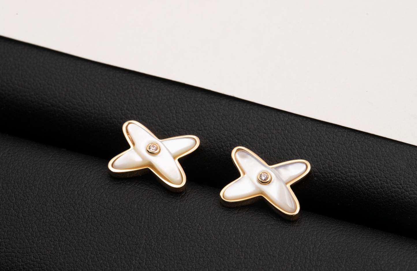 [Triumph Jewelry]JEUX DE WHITE MOP ROSE GOLD DIAMOND EARRINGS