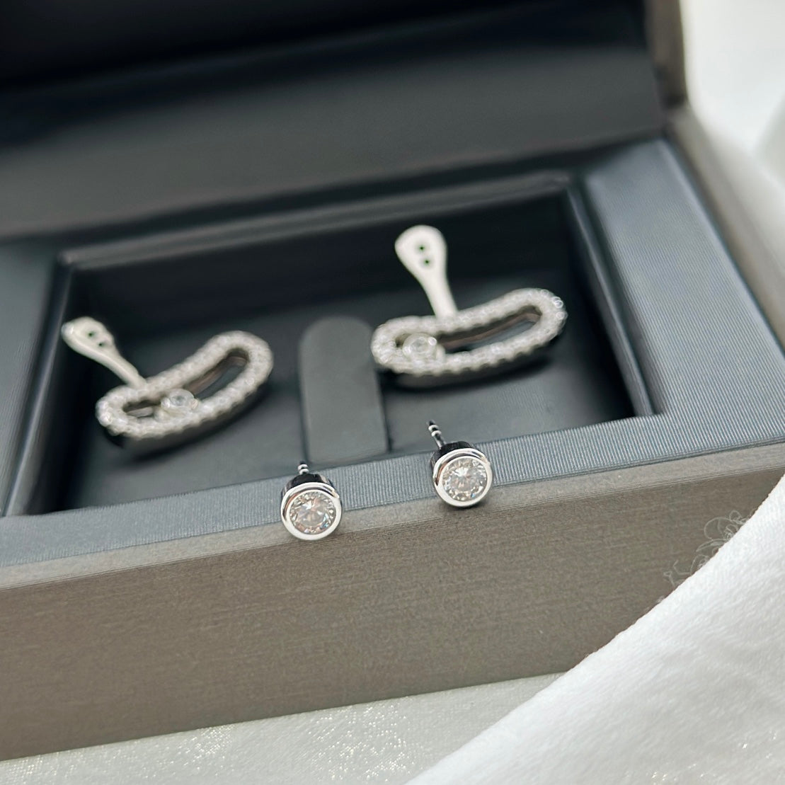 [Triumph Jewelry]MOVE UNO SILVER DIAMOND EARRINGS