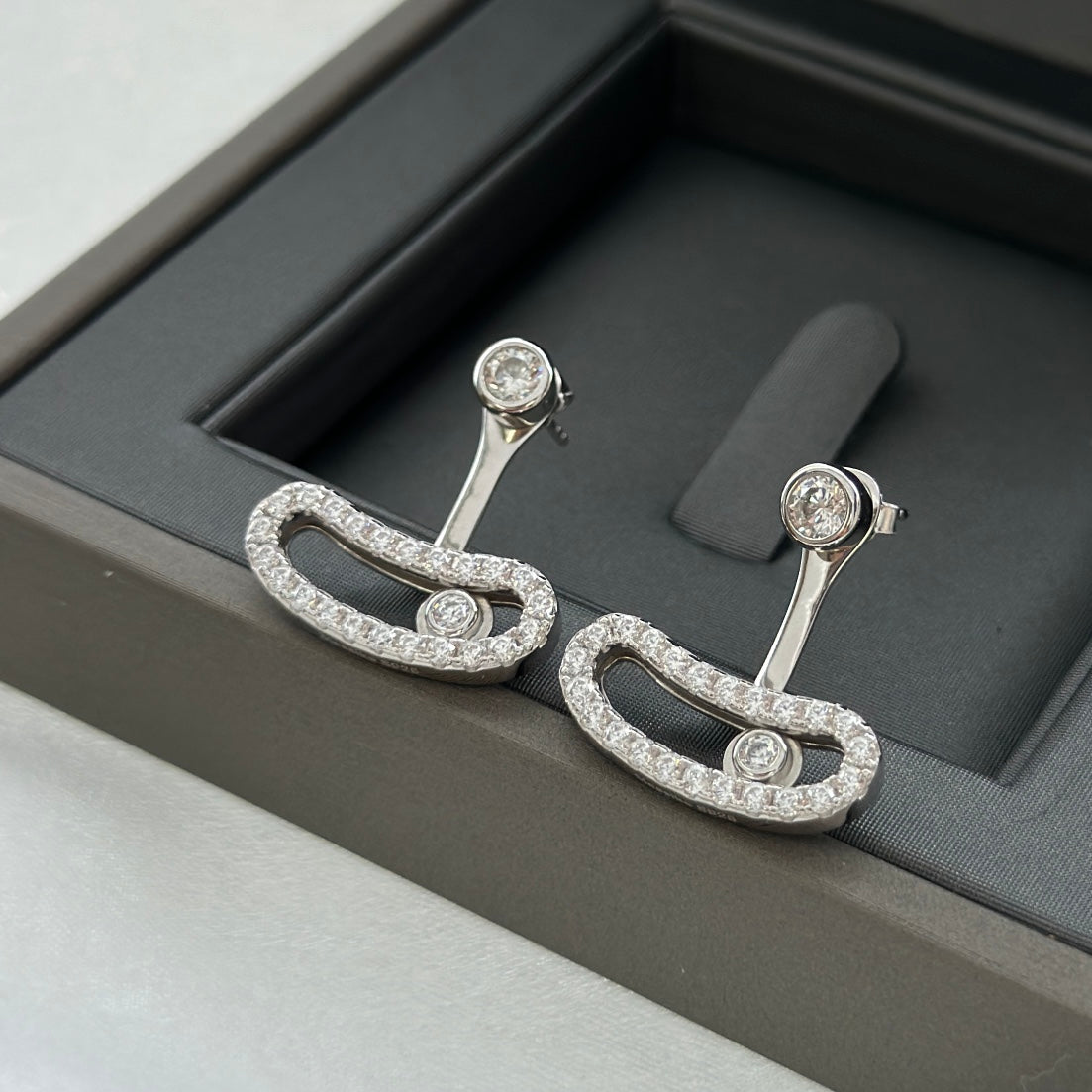 [Triumph Jewelry]MOVE UNO SILVER DIAMOND EARRINGS