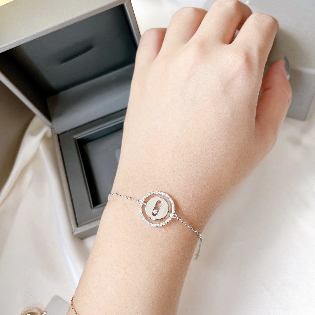 [Triumph Jewelry]LUCKY MOVE PAVED DIAMOND BRACELET